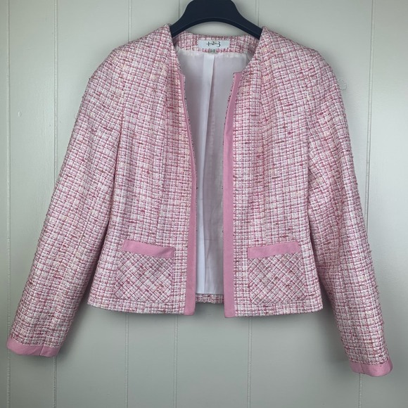Un Deux Trois Jackets & Blazers - SALE | UN DEUX TROIS | Pink Clasp Closure Blazer